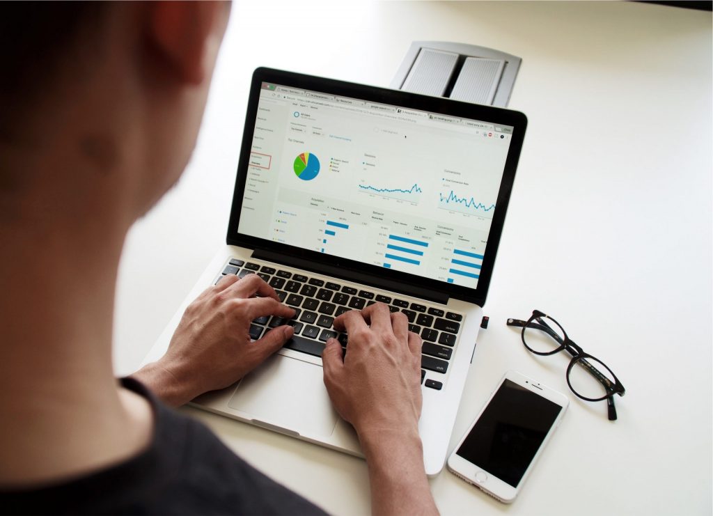Image of laptop to show ways of managing Quality Policy
